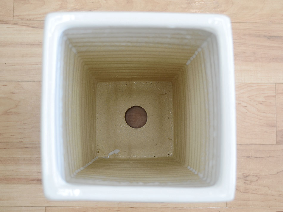 ウェーブスクエアポール陶器鉢M ホワイト 7号サイズ 底穴